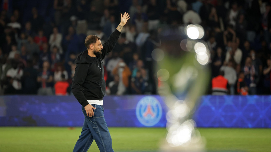 Parco dei Principi in festa per Donnarumma in abiti civili