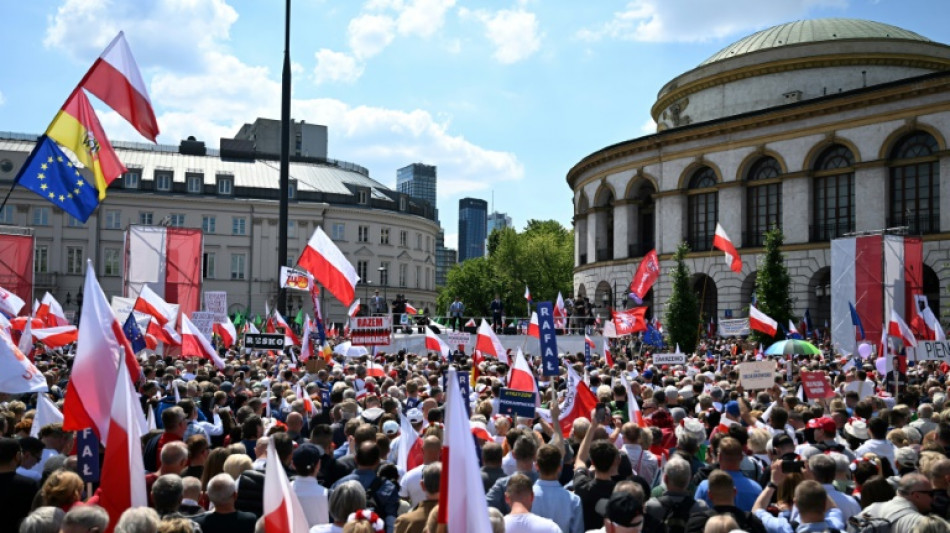 Vor Präsidenten-Stichwahl in Polen: Großdemonstrationen beider Lager in Warschau