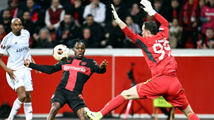 Schick der Retter: Bayer k&auml;mpft sich ins Viertelfinale