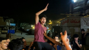 Habitantes de Gaza celebram com euforia an&uacute;ncio de acordo para encerrar a guerra