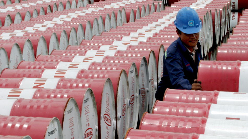 Il petrolio è in calo, wti a 60,82 dollari