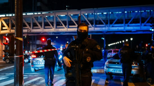 Attaque au couteau pr&egrave;s de la tour Eiffel: l'assaillant devant les enqu&ecirc;teurs antiterroristes