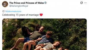 A piedi nudi nel parco, William e Kate celebrano i 15 anni di matrimonio
