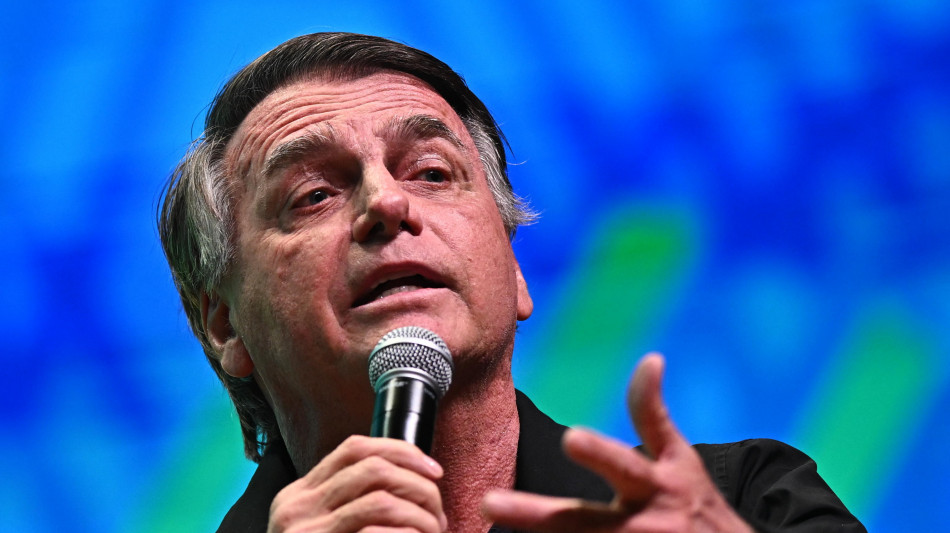 Bolsonaro insiste, 'sar&ograve; candidato presidente al voto del 2026'