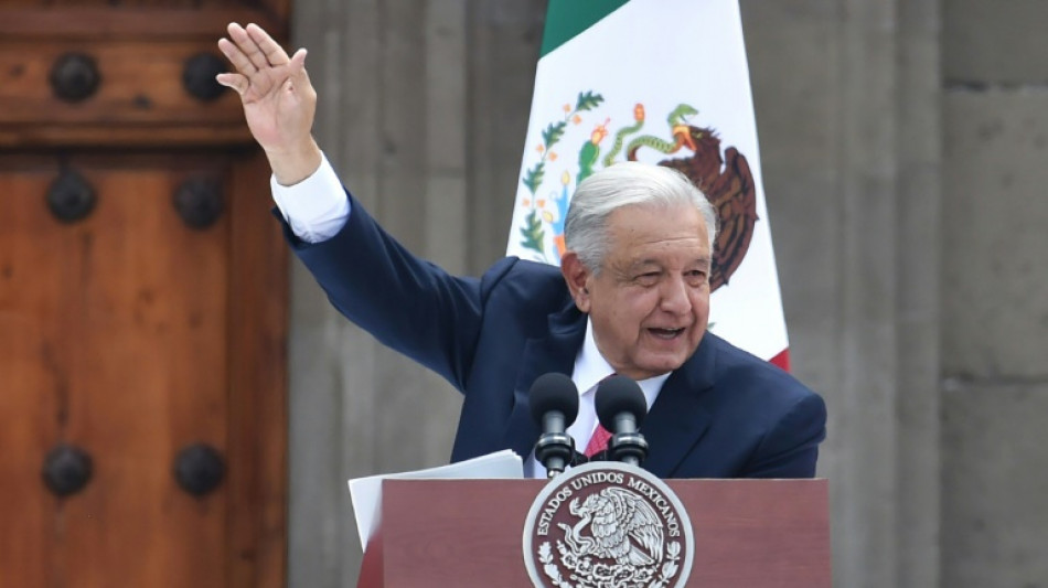 Tausende Mexikaner feiern scheidenden Pr&auml;sidenten L&oacute;pez Obrador