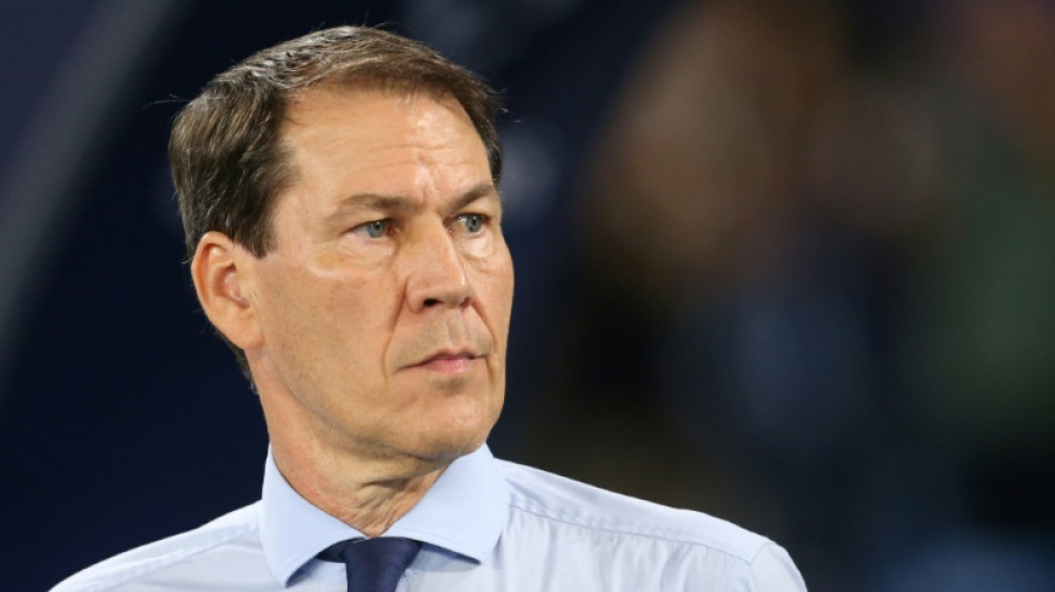 Napoli demite Rudi Garcia e anuncia Walter Mazzarri como novo t&eacute;cnico