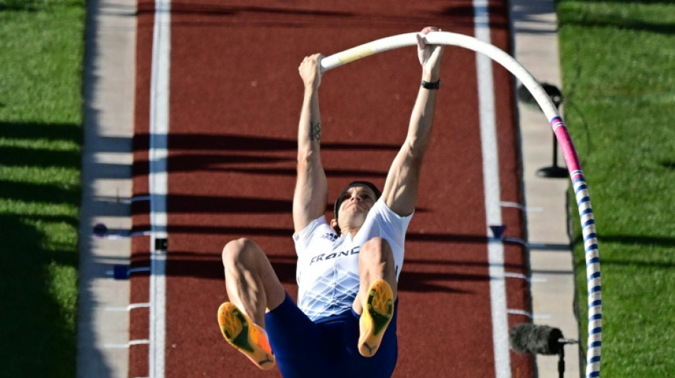 Athl&eacute;tisme: Lavillenie passe 5,70m, termine 2e derri&egrave;re Duplantis &agrave; Szekesfehervar