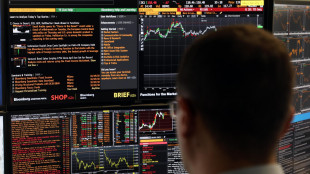 I rendimenti dei titoli di Stato si appiattiscono con il calo petrolio