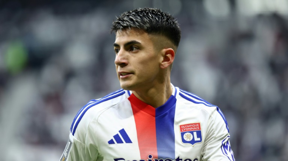 Thiago Almada ser&aacute; titular contra Brest na Ligue 1