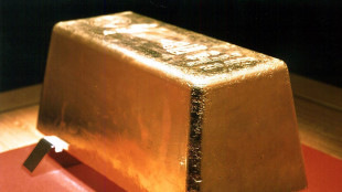 Prezzo oro in lieve calo, Spot a 3.423,81 dollari
