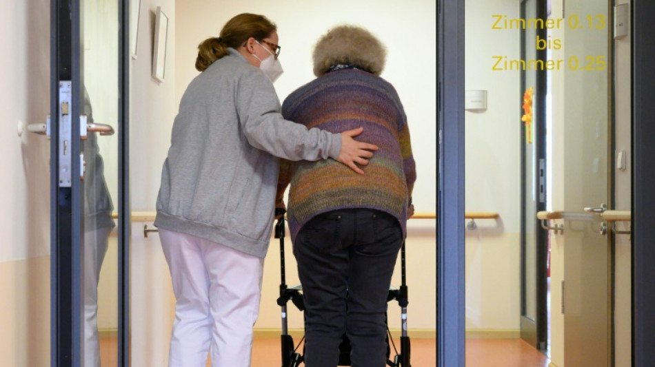 Menschen sind l&auml;nger pflegebed&uuml;rftig: Pflegedauer verdoppelt sich im Schnitt