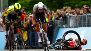 Van der Poel on target as he takes Giro opener