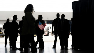 Humoristas sudafricanos bromean sobre las afirmaciones de Trump tras la visita de afrikáners a la Casa Blanca