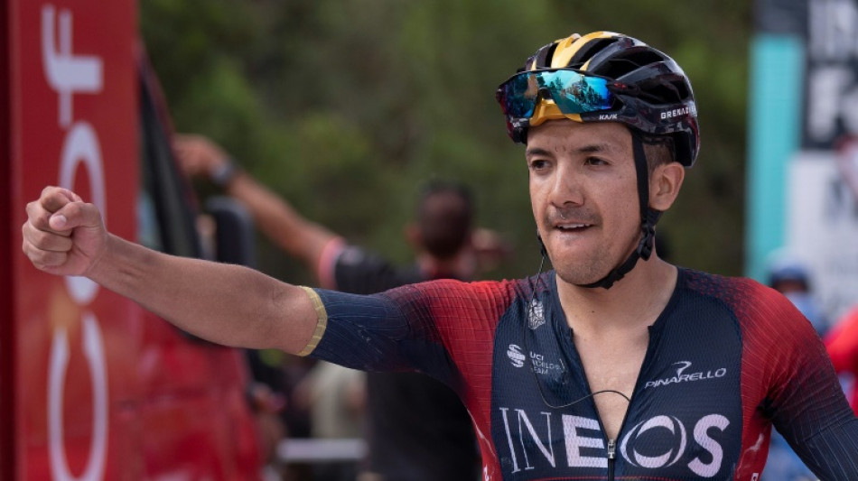 Carapaz se consuela con la 12&ordf; etapa de la Vuelta, Evenepoel sigue l&iacute;der