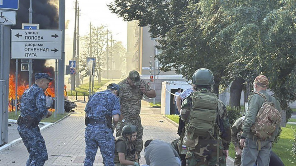 Mosca, 3 morti e 10 feriti in raid ucraini a Belgorod