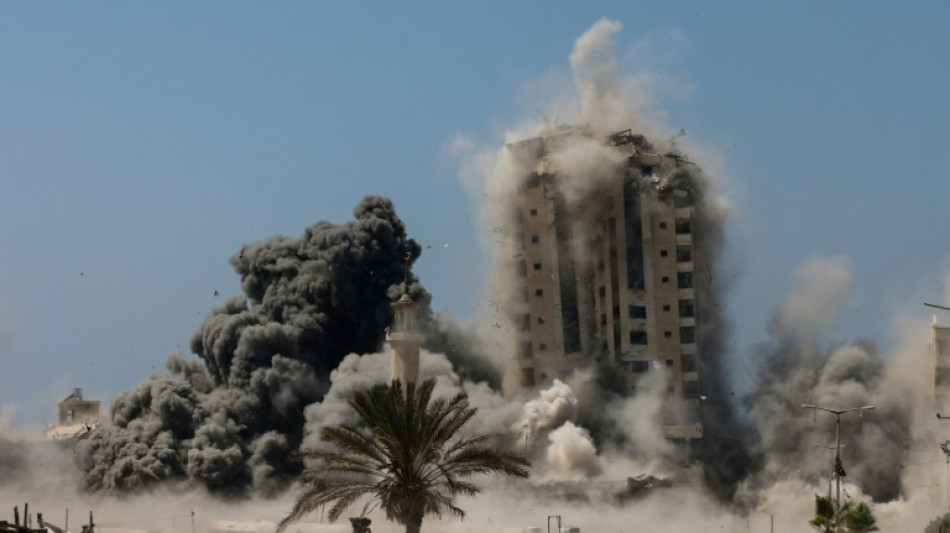 L'armée israélienne frappe une tour dans la ville de Gaza, au 700e jour de la guerre