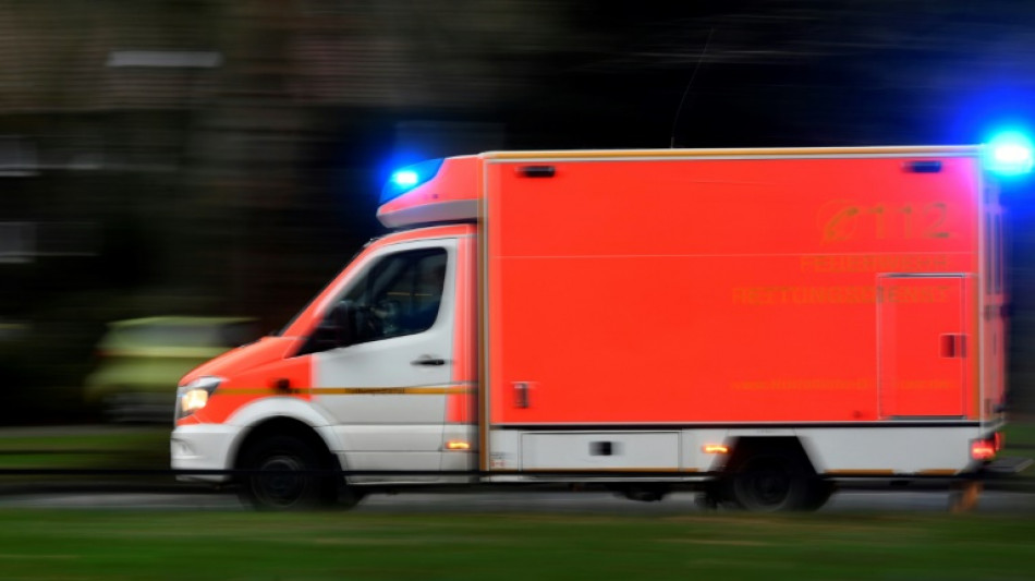 Rettungskr&auml;fte holen Schwangere mit Wehen aus Stau bei Oberhausen
