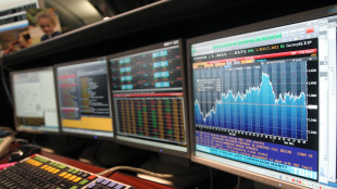 Borsa: Europa appesantita dalle banche, a Milano (-0,11%) brillano Stellantis e Tim