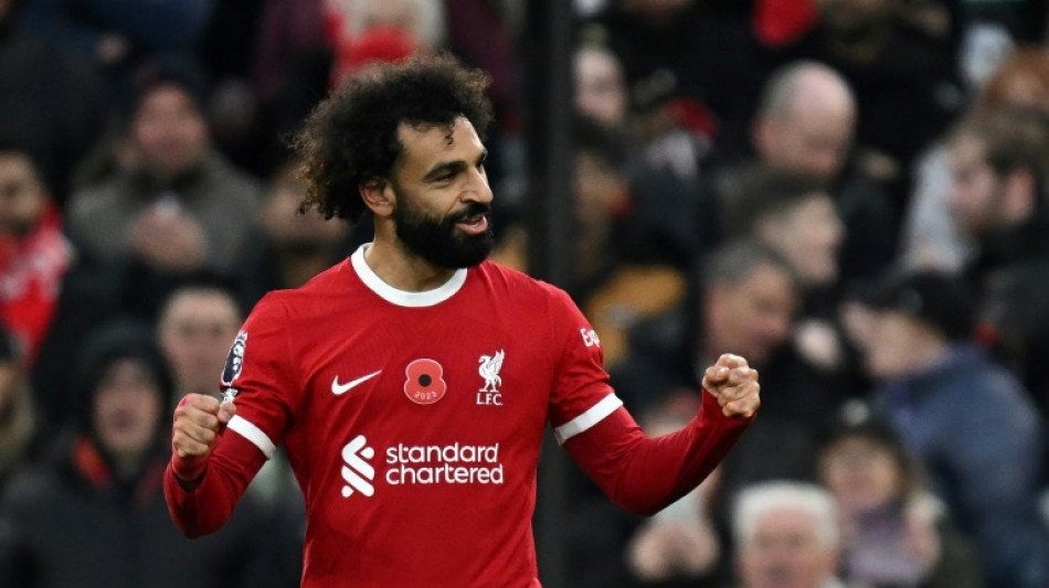 Liverpool vence Brentford e cola na lideran&ccedil;a do Ingl&ecirc;s