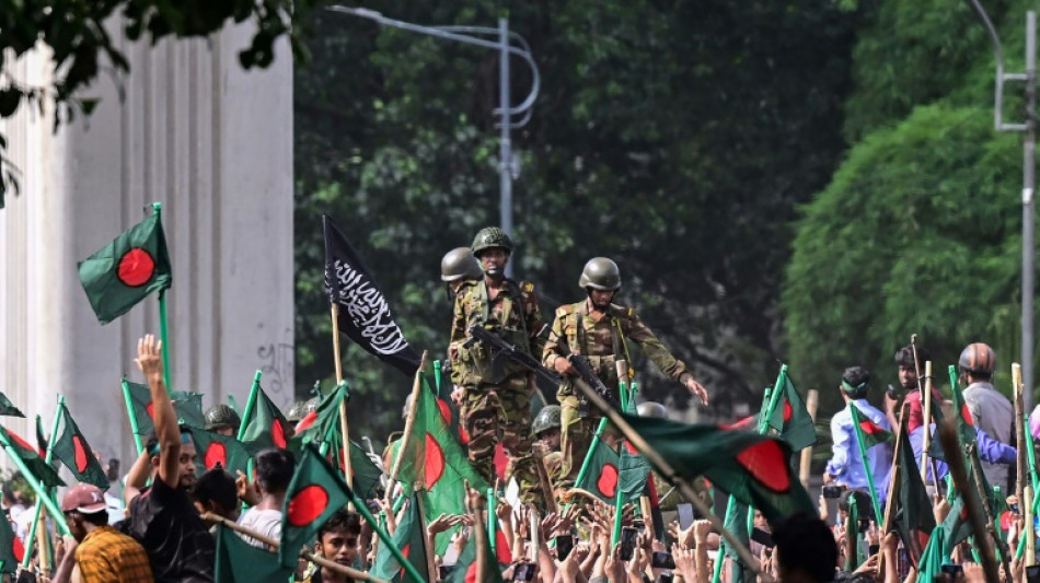 Bangladesch: Armee k&uuml;ndigt &Uuml;bergangsregierung nach Flucht der Regierungschefin an