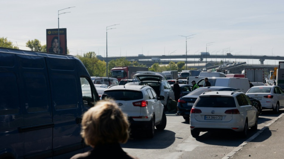 Verkehrschaos in Kiew nach russischen Drohnenangriffen auf wichtige Br&uuml;cke
