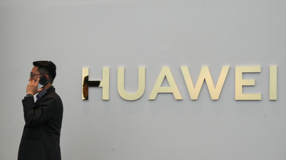 Huawei, 'parleremo con autorit&agrave;, corruzione intollerabile'