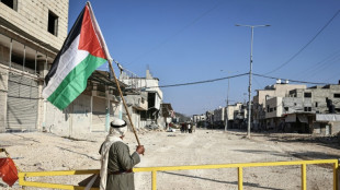 Apr&egrave;s dix mois d'errance, des r&eacute;fugi&eacute;s &agrave; Tulkarem attendent de rentrer chez eux