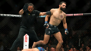 MMA: Beno&icirc;t Saint Denis foudroie Dariush en 16 secondes