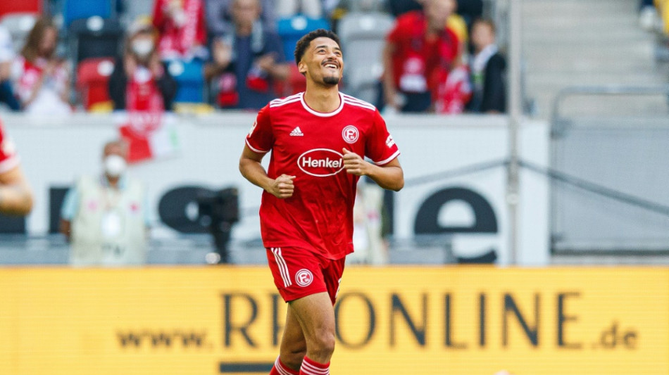 D&uuml;sseldorf souver&auml;n im Achtelfinale