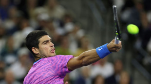 Alcaraz atropela Auger-Aliassime e vai &agrave;s oitavas de Indian Wells