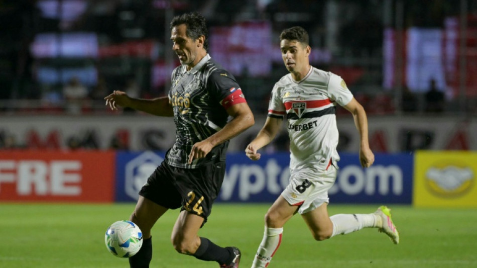 El futbolista brasile&ntilde;o Oscar cumple tres d&iacute;as hospitalizado por problemas card&iacute;acos