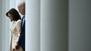 Biden steigt aus Rennen ums Wei&szlig;e Haus aus - Prominente Demokraten unterst&uuml;tzen Harris