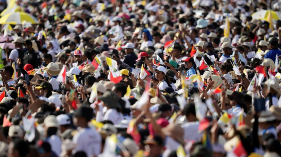 Zehntausende Gl&auml;ubige str&ouml;men zu Papstmesse in Osttimor - 700.000 Menschen erwartet