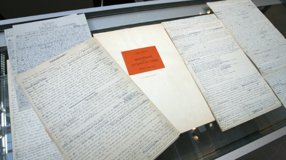 El Manifiesto Surrealista del poeta francés André Breton, a subasta en París