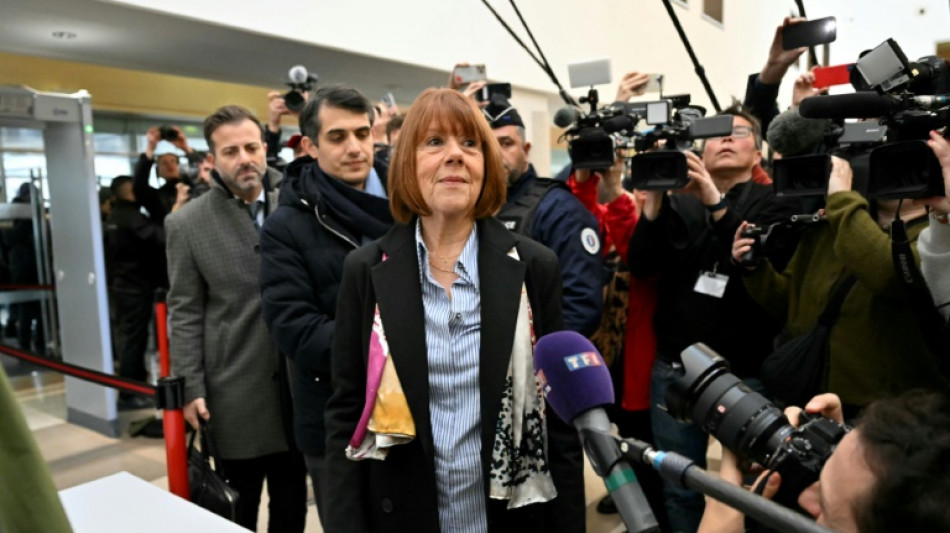 Urteilsverk&uuml;ndung in Vergewaltigungsprozess: Gis&egrave;le Pelicot mit Beifall empfangen
