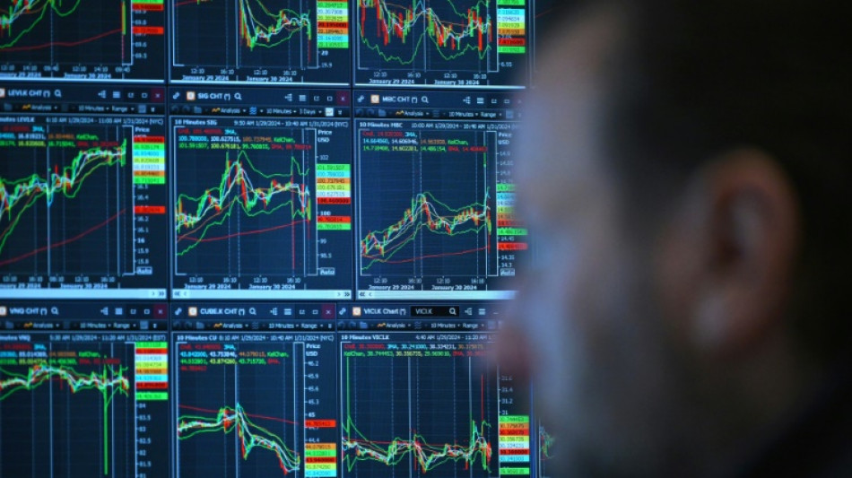 Wall Street conclut en ordre dispers&eacute; apr&egrave;s les minutes de la Fed et avant Nvidia