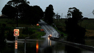 Tausende Menschen nach Überschwemmungen in Australien weiter ohne Strom