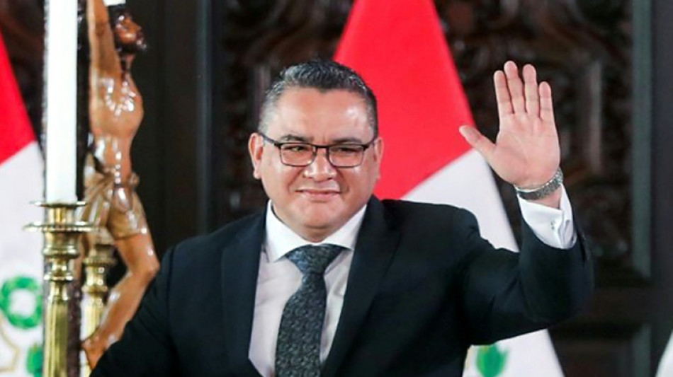 Boluarte nombra ministro de Justicia a un poderoso asesor