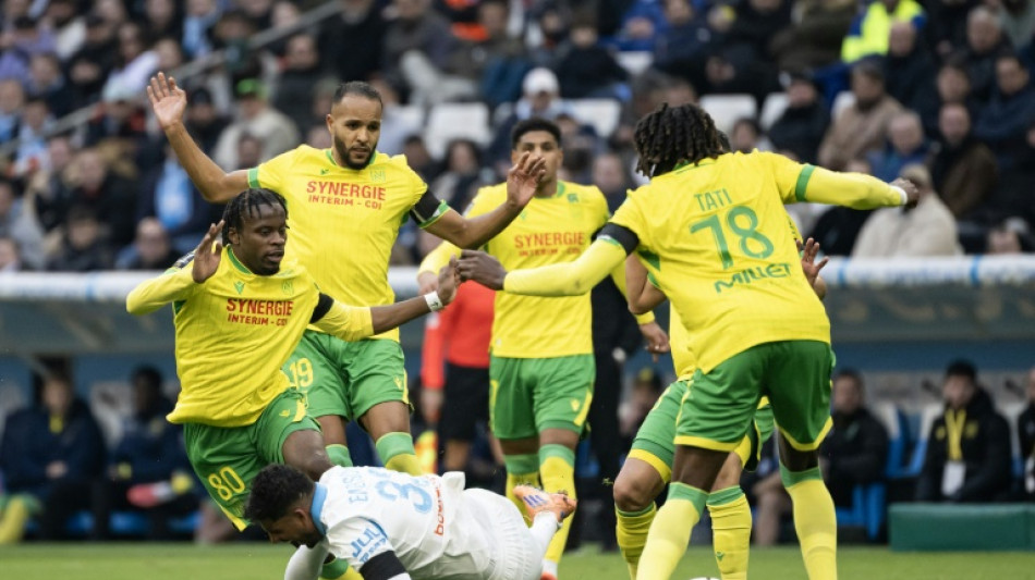 Olympique de Marselha termina com 9 jogadores e perde em casa para o Nantes (2-0)