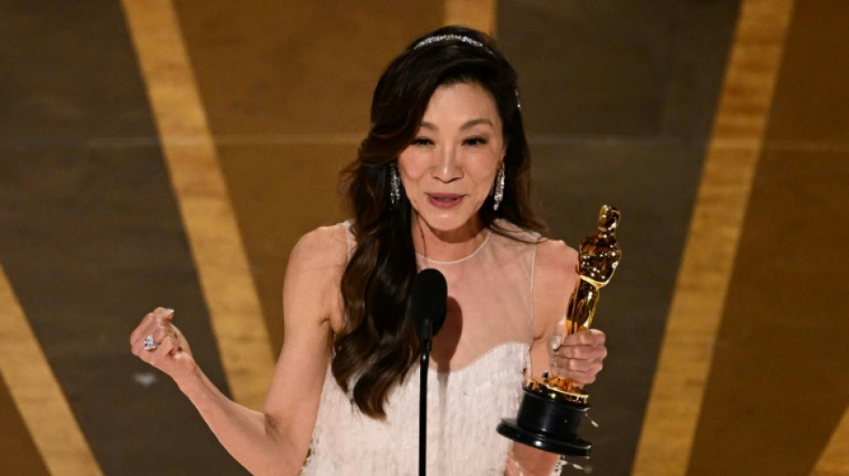 Michelle Yeoh se convierte en la primera asi&aacute;tica en ganar el &Oacute;scar a la mejor actriz.