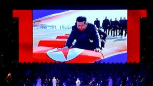 Mídia norte-coreana mostra seu líder homenageando soldados mortos na Rússia