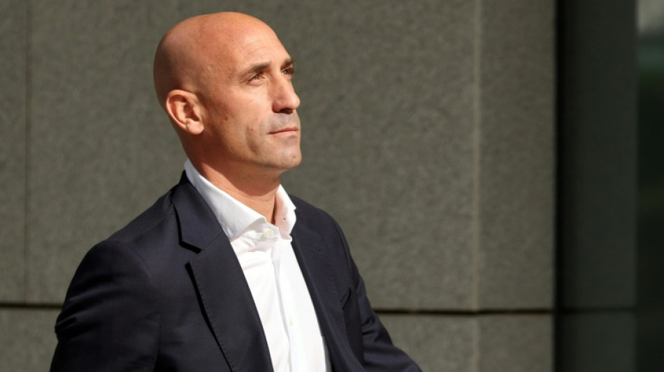 Ex-presidente da Federa&ccedil;&atilde;o Espanhola garante que n&atilde;o coagiu Jenni Hermoso