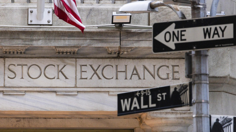 Tesla crolla a Wall Street, -9,17%. Gi&ugrave; tutte le Magnifiche 7