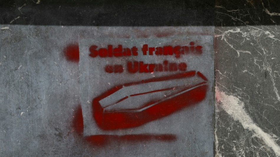 Untersuchungshaft f&uuml;r drei Verd&auml;chtige nach Soldatensarg-Graffitis in Paris