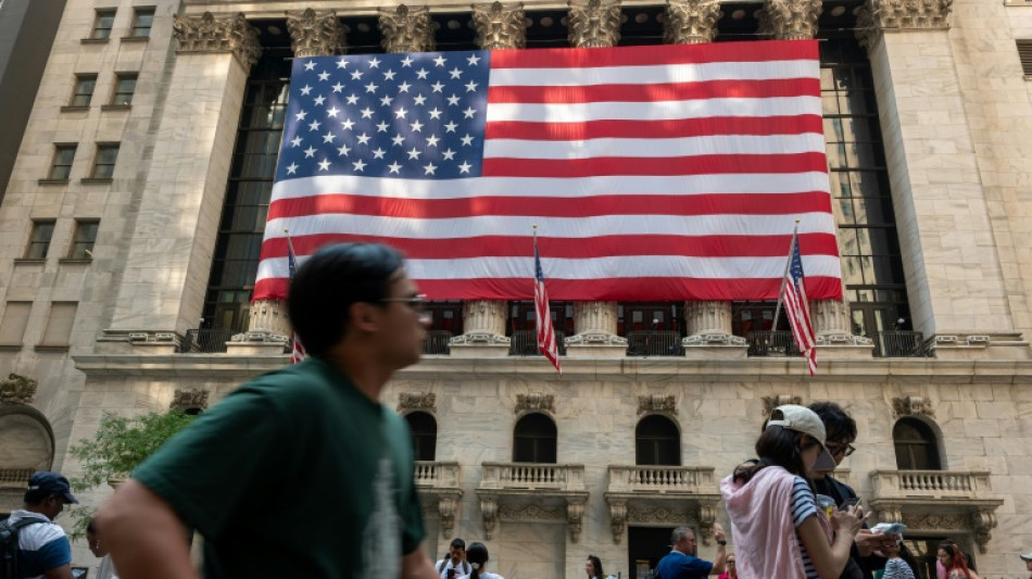 Wall Street termine en hausse, r&eacute;jouie par l'arriv&eacute;e des baisses de taux
