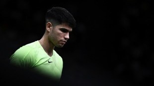Alcaraz &eacute; eliminado por Safiullin em sua estreia no Masters 1000 de Paris