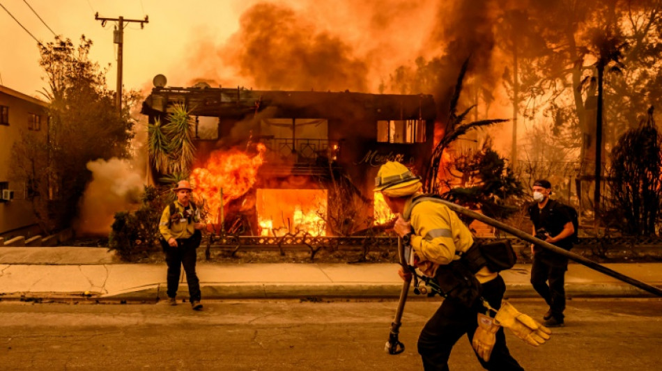 Flammeninferno in Los Angeles: Schon zehn Tote und 10.000 zerst&ouml;rte Geb&auml;ude