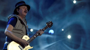 Carlos Santana adia shows devido a Covid