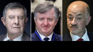 Soup&ccedil;ons de favoritisme &agrave; la Caisse des d&eacute;p&ocirc;ts: proc&egrave;s de six hommes dont le patron d'ADP