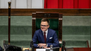 Pologne: le nouveau leader du Parlement devient une star des réseaux sociaux
